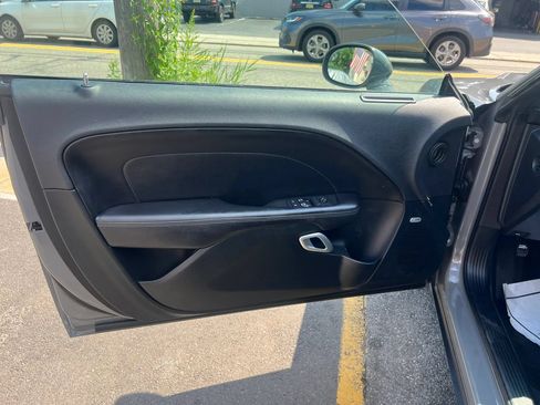 Used 2018 Dodge Challenger GT w/ Driver Convenience Group AWD/4WD image 10