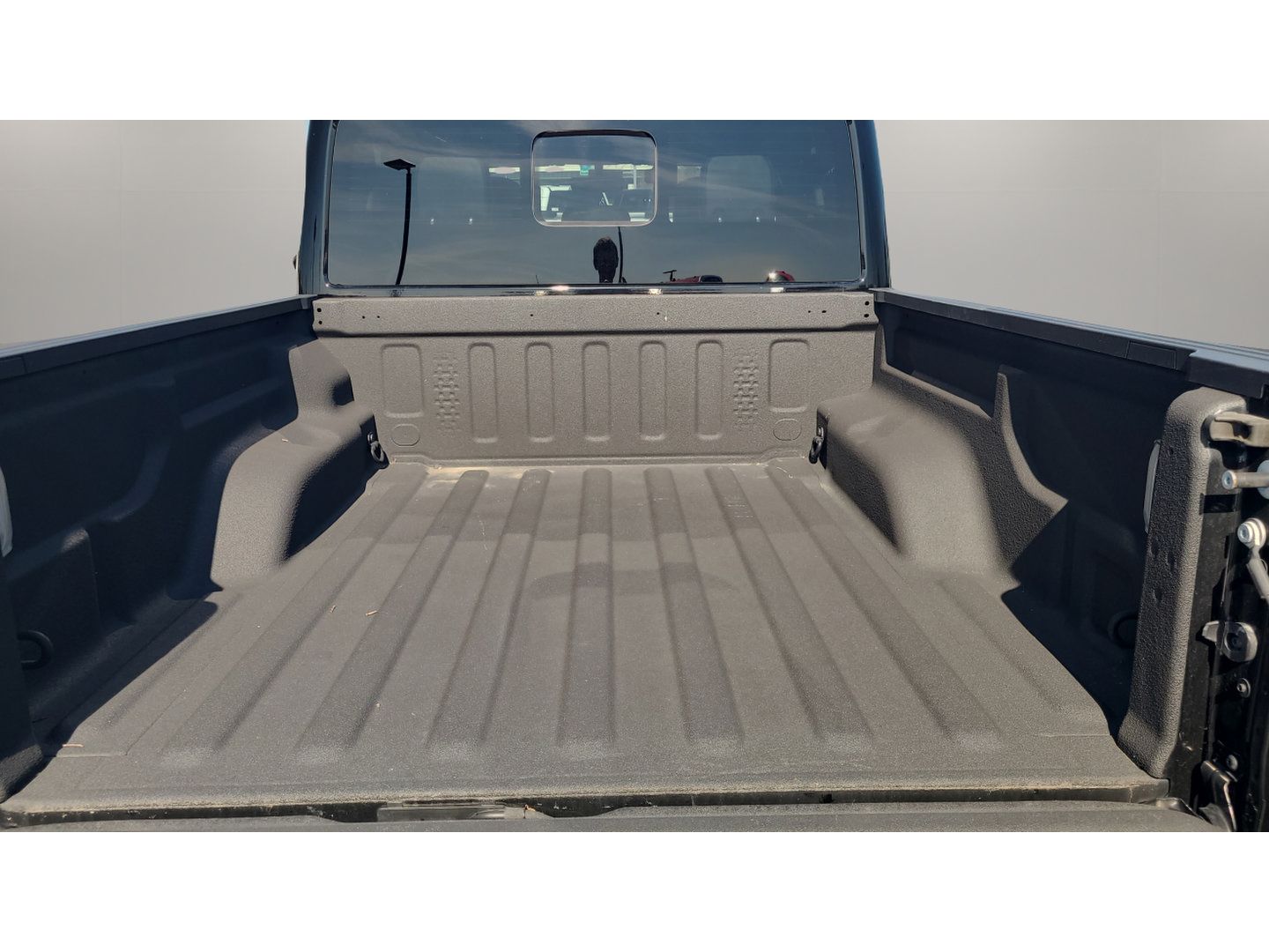 Used 2022 Jeep Gladiator Rubicon w/ Cold Weather Group AWD/4WD image 27
