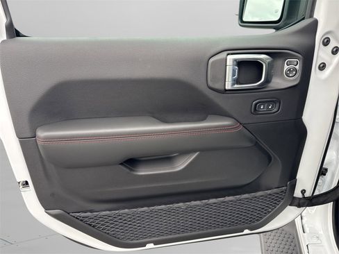 New 2026 Jeep Wrangler Unlimited Rubicon w/ Safety Group image 32