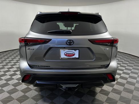 Used 2026 Toyota Highlander XLE AWD/4WD image 6