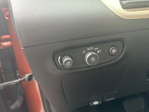 Used 2020 Buick Encore GX Essence w/ Advanced Technology Package image 11