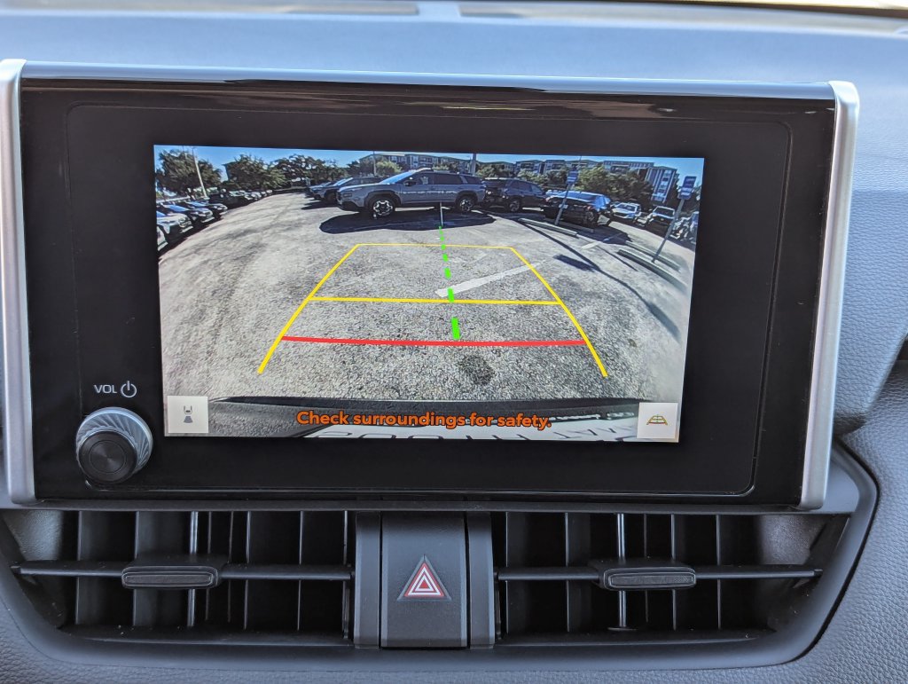 Used 2025 Toyota RAV4 XLE FWD image 27