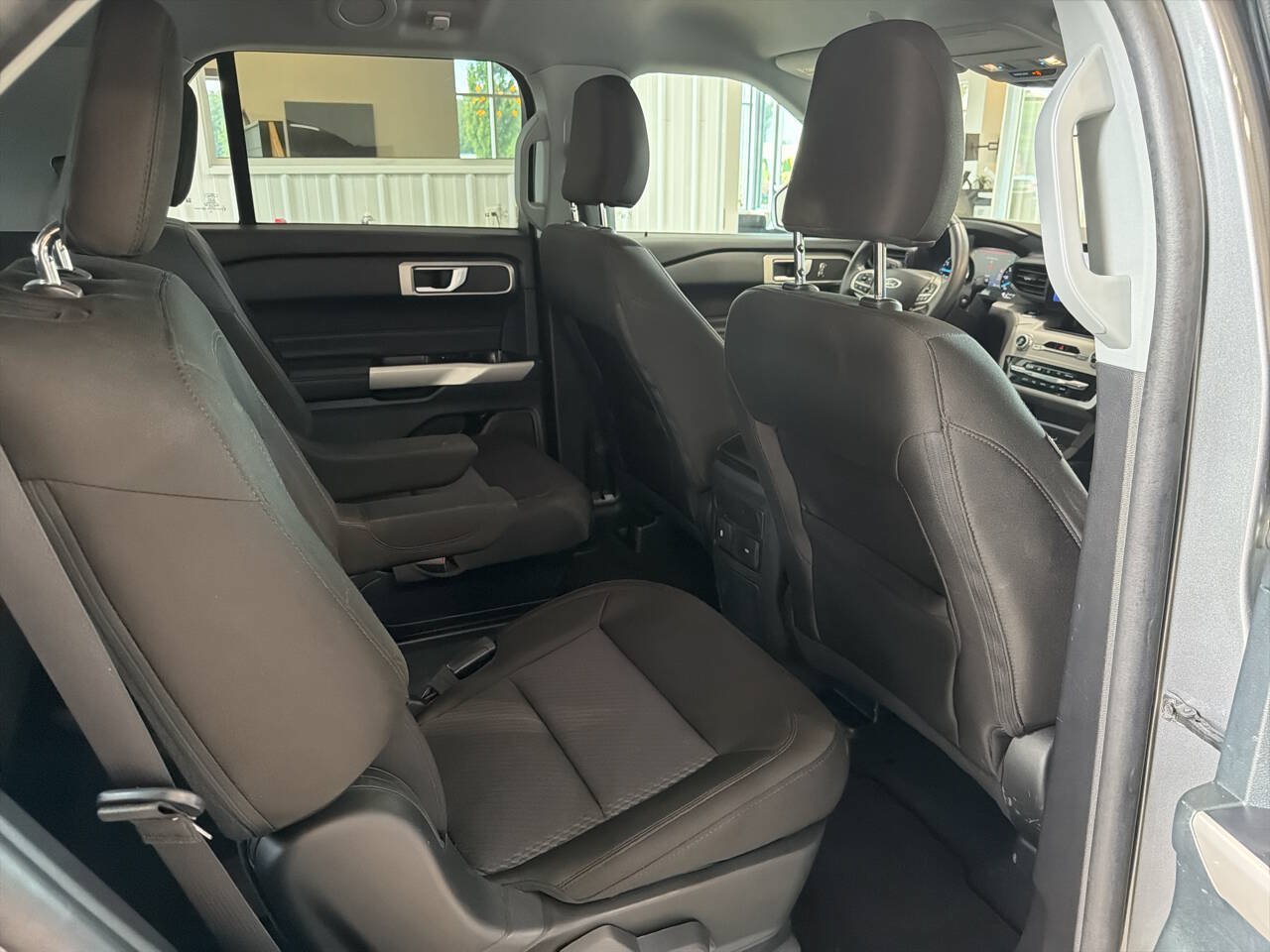 Used 2023 Ford Explorer XLT AWD/4WD image 22