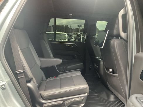 Used 2025 Chevrolet Tahoe Z71 w/ Comfort Package AWD/4WD image 13