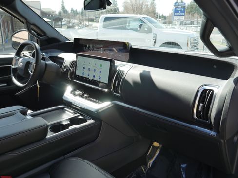 New 2026 Ford Expedition Max Platinum image 32