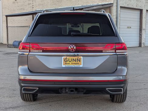 Used 2025 Volkswagen Atlas SE FWD image 5