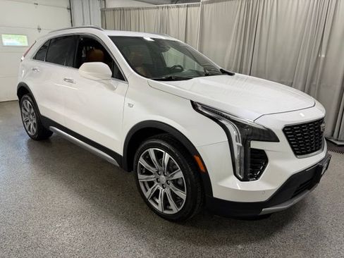 Used 2019 Cadillac XT4 Premium Luxury AWD/4WD image 3