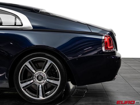 Used 2016 Rolls-Royce Wraith RWD image 17