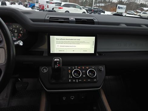 Used 2021 Land Rover Defender 110 SE image 21