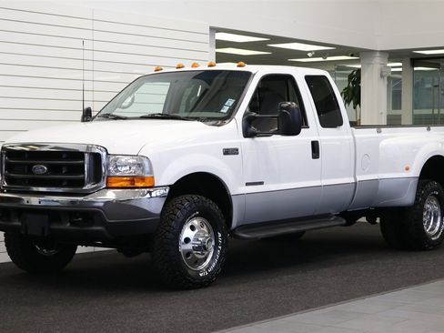 Used 2000 Ford F350 XLT image 3