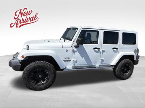 Used 2017 Jeep Wrangler Unlimited Sahara w/ Mopar Chrome Edition Group AWD/4WD image 1