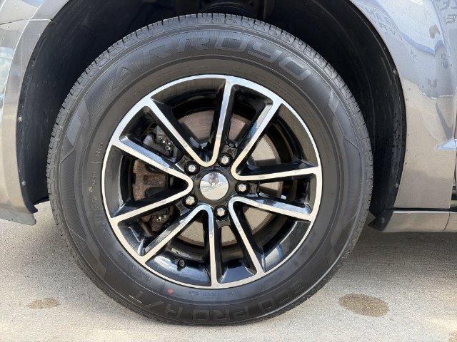 Used 2018 Dodge Grand Caravan SE FWD image 13