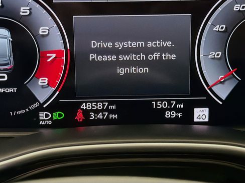 Used 2023 Audi SQ8 Prestige w/ Prestige Package AWD/4WD image 8