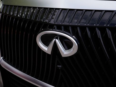 Certified 2026 INFINITI QX80 Luxe w/ Cargo Package AWD/4WD image 14