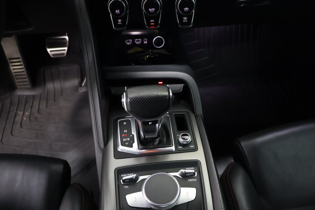 Used 2021 Audi R8 V10 w/ Premium Package RWD image 20