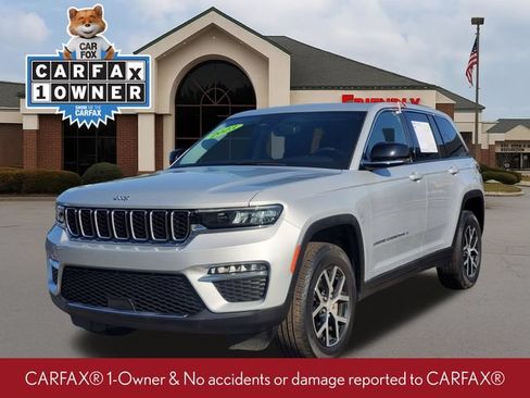 Used 2023 Jeep Grand Cherokee Limited AWD/4WD image 2