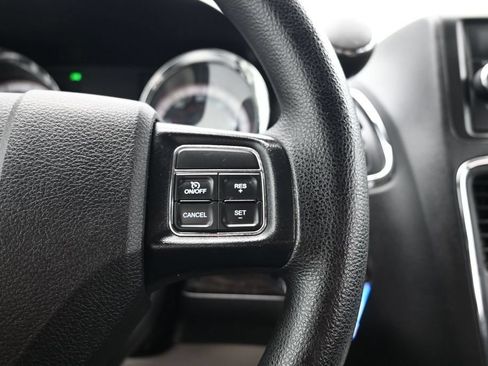 Used 2016 Dodge Grand Caravan SXT FWD image 45