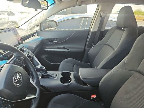 Used 2021 Toyota Venza LE w/ Carpet Mat Package (TMS) AWD/4WD image 5
