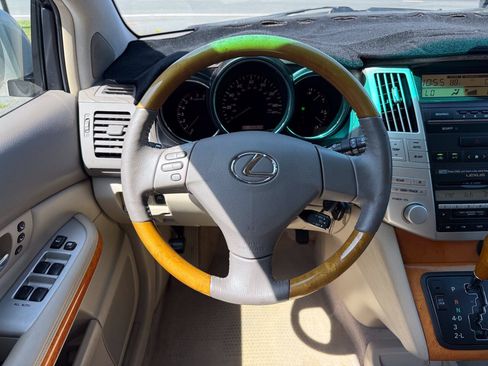 Used 2005 Lexus RX 330 FWD image 18