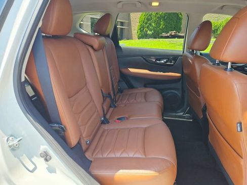 Used 2017 Nissan Rogue SL w/ SL Premium Package AWD/4WD image 18