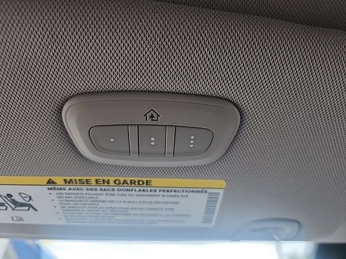 Used 2022 Chrysler Pacifica Touring-L w/ Uconnect Theater Family Group FWD image 35