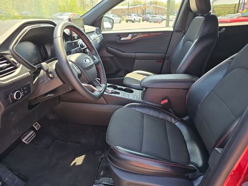Used 2024 Ford Escape ST-Line AWD/4WD image 14