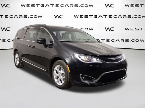 Used 2018 Chrysler Pacifica Touring-L Plus w/ Tire & Wheel Group FWD image 43