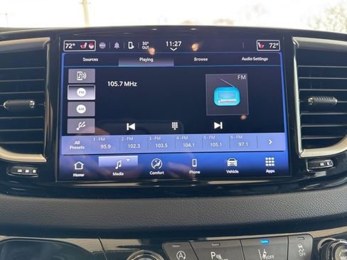 Used 2024 Chrysler Pacifica Touring-L image 21