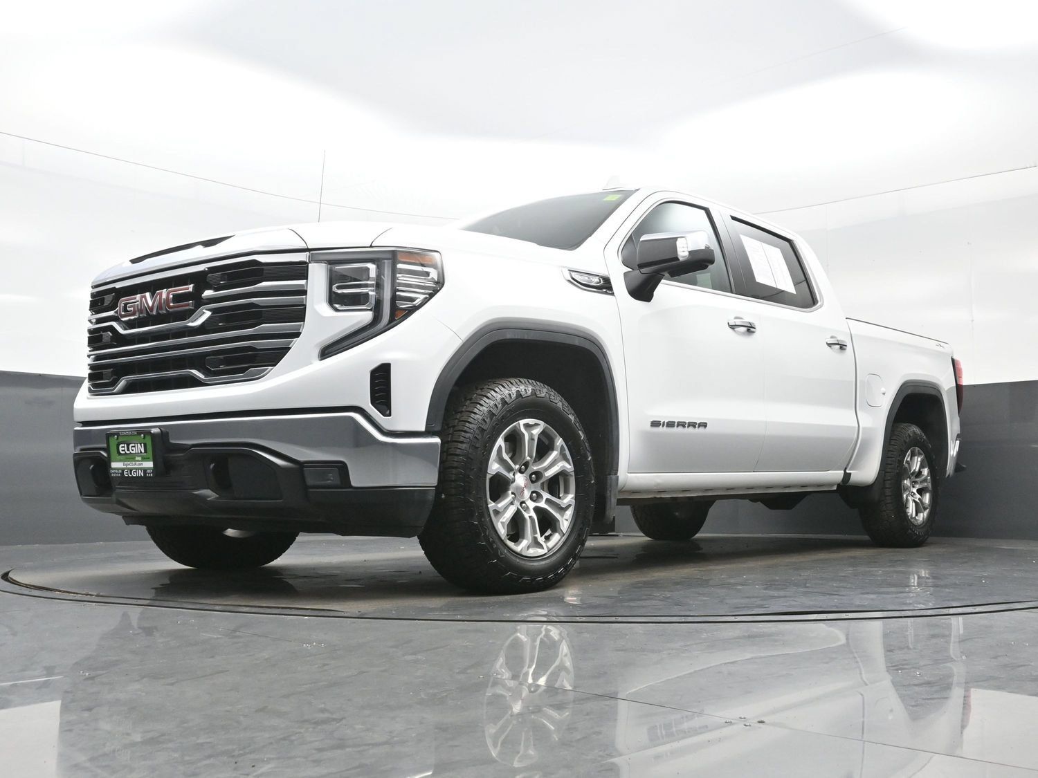 Used 2024 GMC Sierra 1500 SLT AWD/4WD image 28