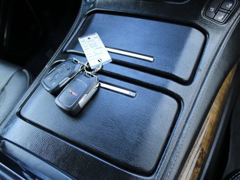 Used 2016 GMC Yukon XL Denali image 27