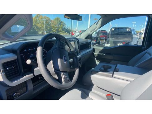 Used 2023 Ford F350 XL image 7