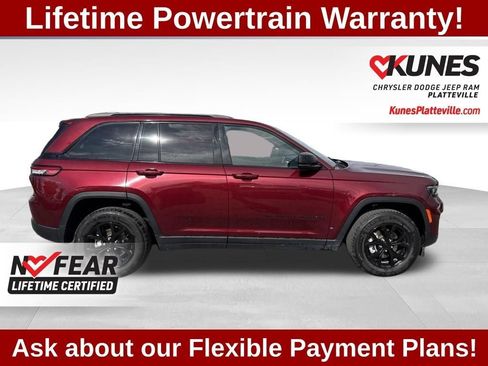 Used 2024 Jeep Grand Cherokee Altitude AWD/4WD image 4