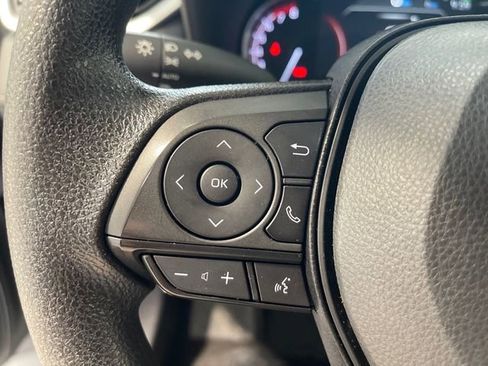 Used 2025 Toyota RAV4 XLE FWD image 7