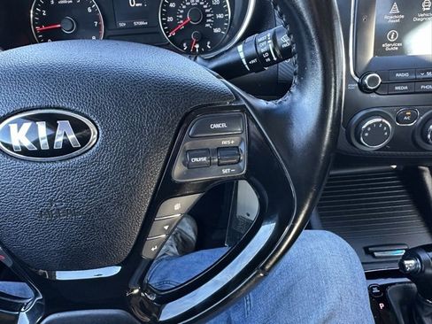 Used 2017 Kia Forte S image 25
