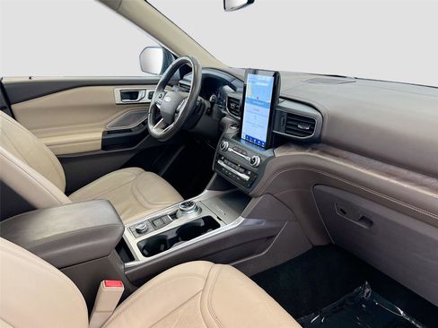 Used 2020 Ford Explorer Platinum w/ Premium Technology Package AWD/4WD image 30