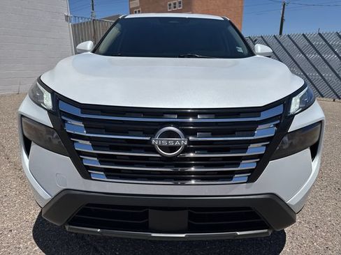 Used 2025 Nissan Rogue SV AWD/4WD image 8