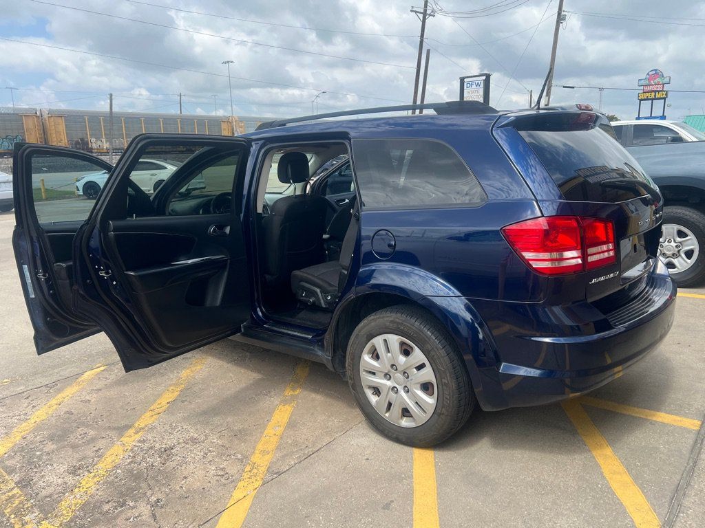 Used 2019 Dodge Journey SE FWD image 10