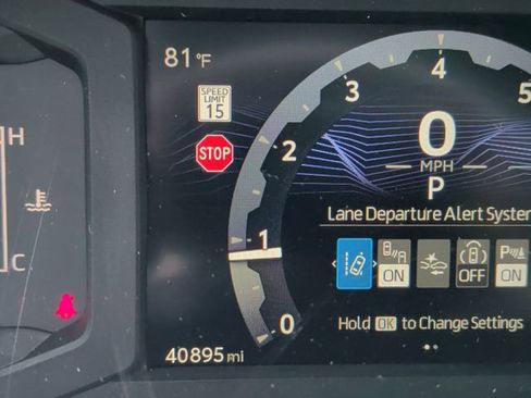 Used 2024 Toyota Tacoma SR5 w/ SR5 Upgrade Package AWD/4WD image 22