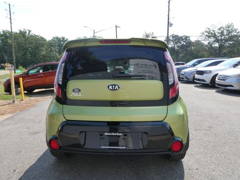 Used 2016 Kia Soul + FWD image 6