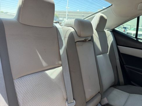 Used 2019 Toyota Corolla LE FWD image 18