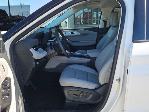New 2025 Ford Explorer Active w/ Active Comfort Package RWD image 7