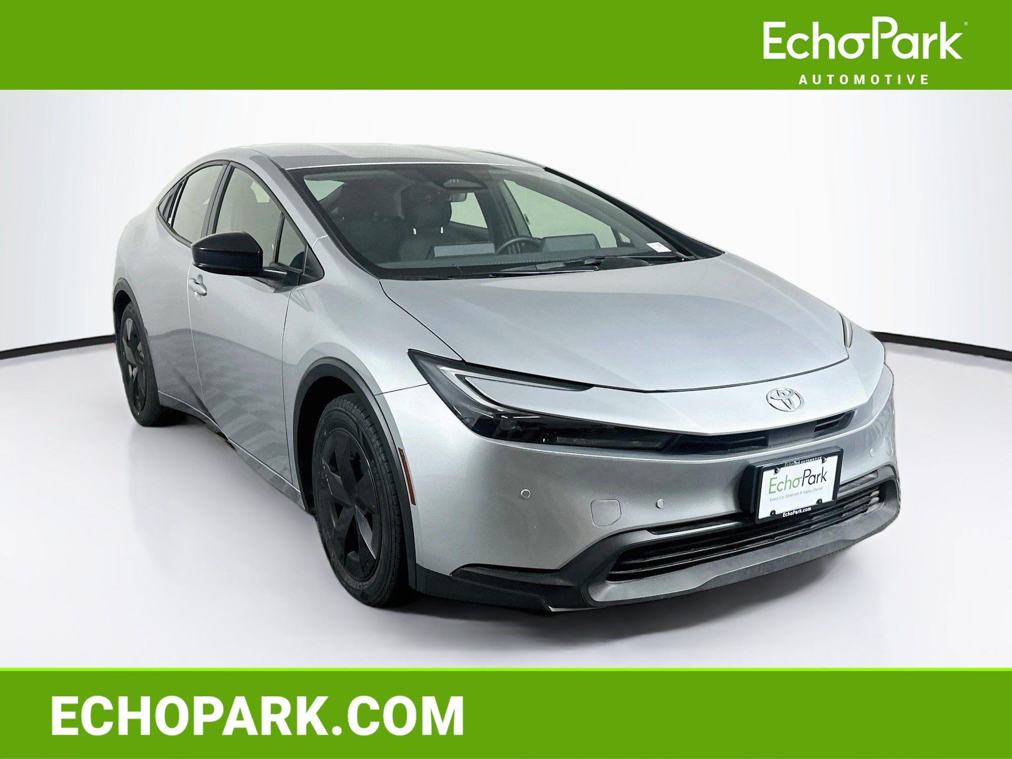 Used 2025 Toyota Prius LE FWD image 1