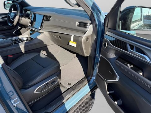 New 2026 Jeep Grand Wagoneer 4WD image 15
