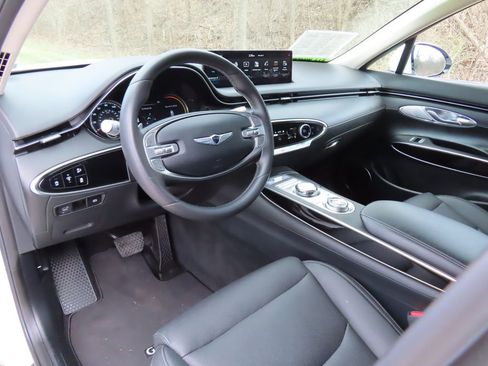 Used 2025 Genesis GV70 2.5T AWD/4WD image 23