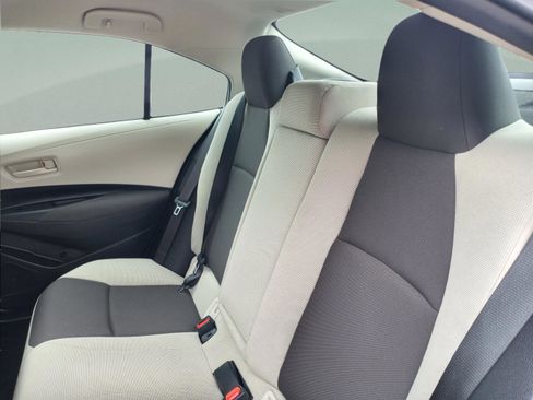 Used 2025 Toyota Corolla LE w/ Convenience Package image 28