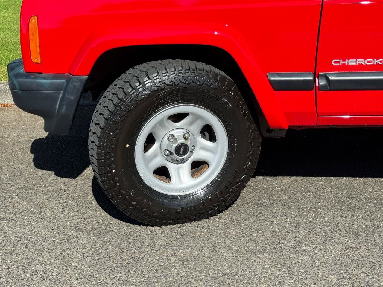 Used 2000 Jeep Cherokee Sport AWD/4WD image 29