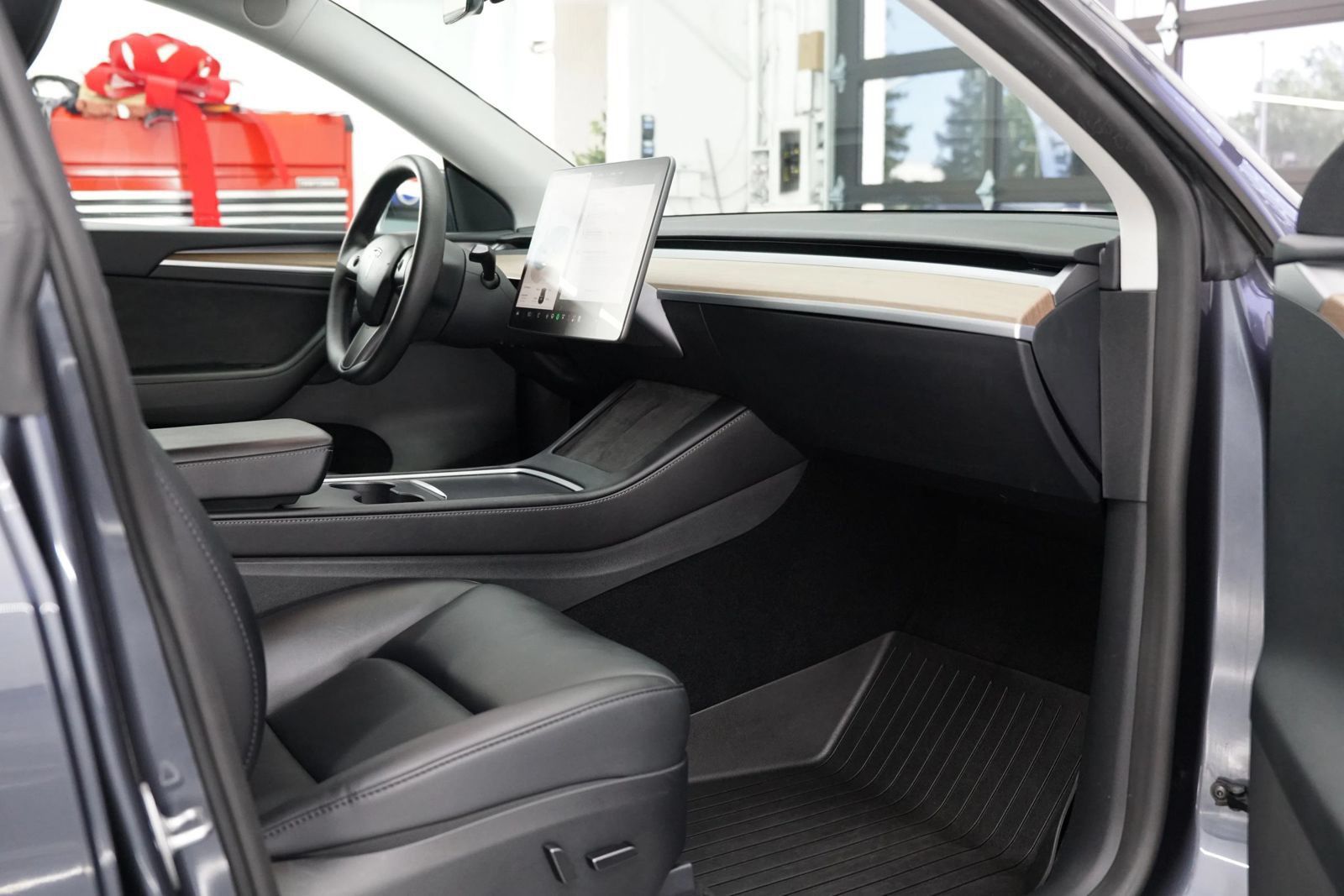 Used 2023 Tesla Model Y Long Range AWD/4WD image 30