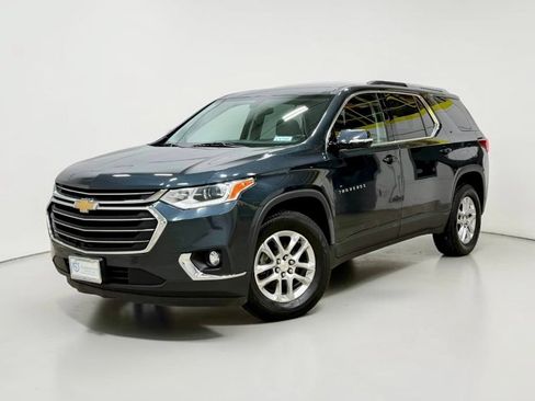Used 2018 Chevrolet Traverse LT FWD image 2