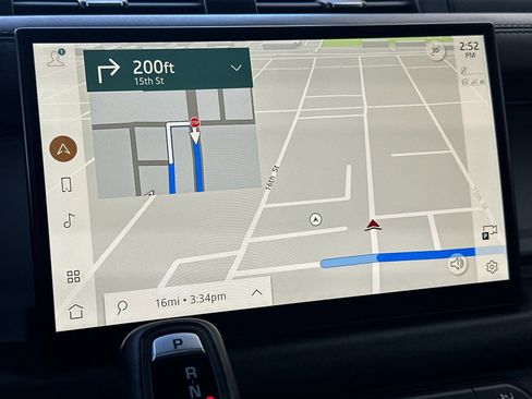 Used 2023 Land Rover Defender 130 X-Dynamic SE image 22