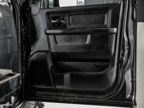 Used 2018 RAM 3500 Tradesman w/ Chrome Appearance Group AWD/4WD image 33